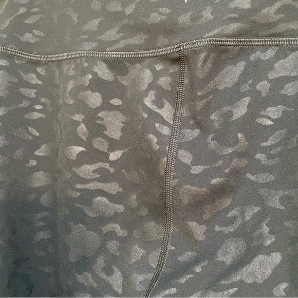 Venor women’s size large black camo leopard print, active full length leggings - Picture 2 of 6